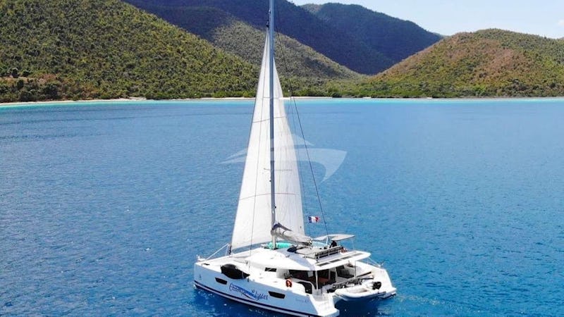 Yacht Charter CHAMPS ELYSEES
