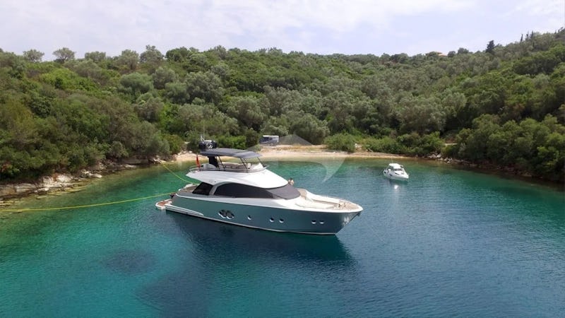 Yacht Charter IT'S MAGIC