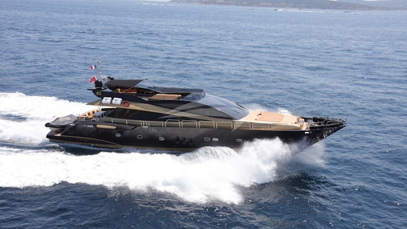 Yacht Charter CLAREMONT