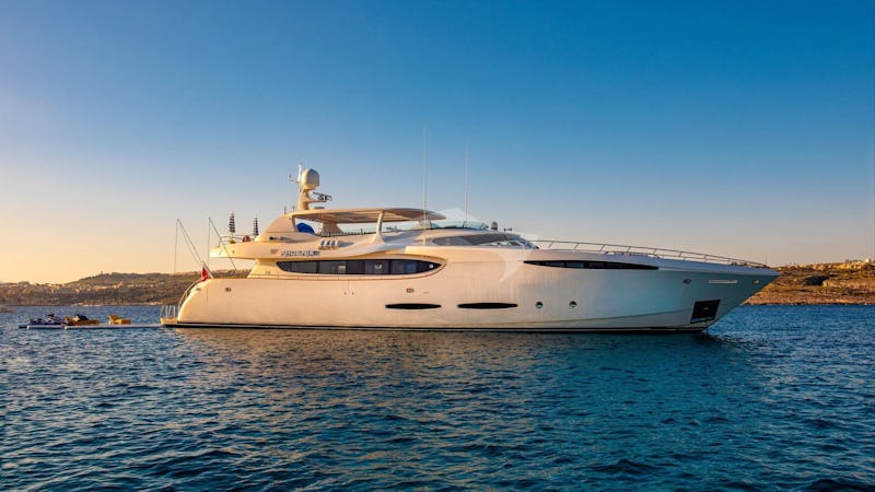 Yacht Charter PHOENIX