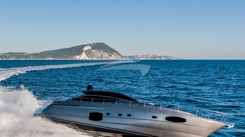 Yacht Charter UNZIPPED SUMMER