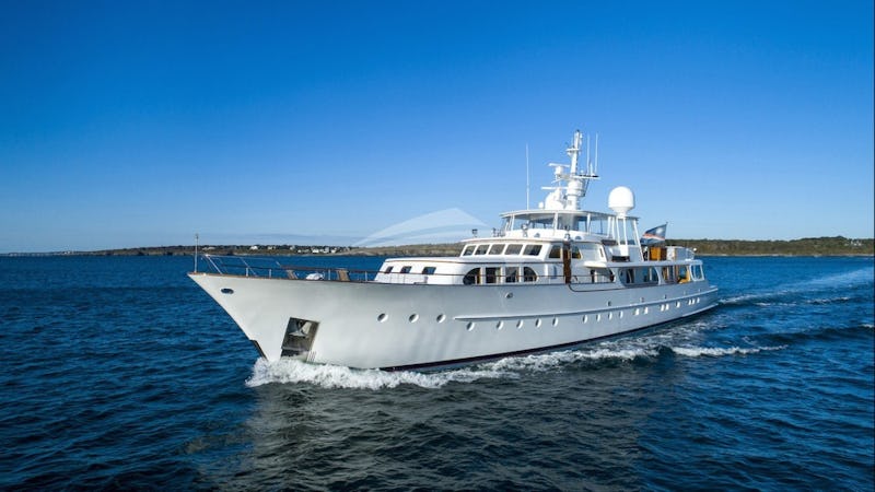 Yacht Charter CETACEA