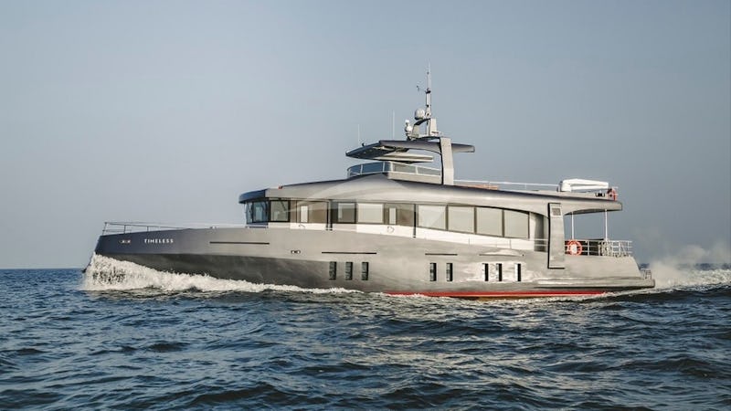 Yacht Charter TIMELESS