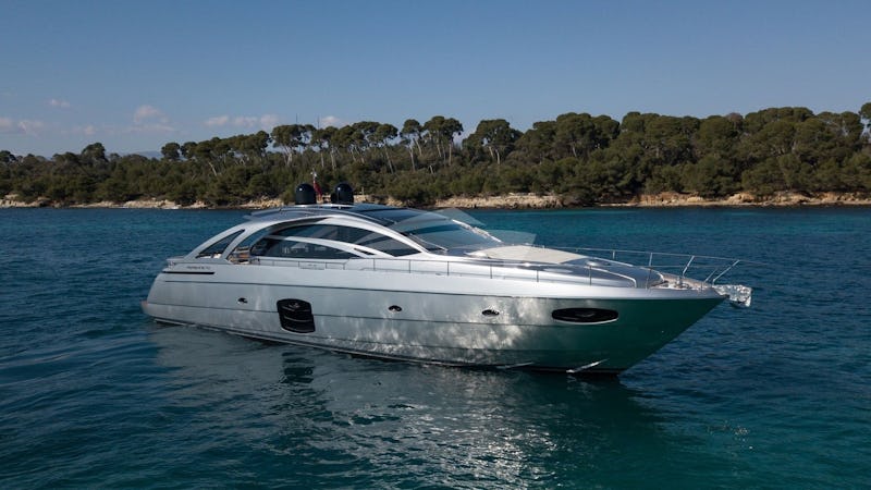 Yacht Charter MX5