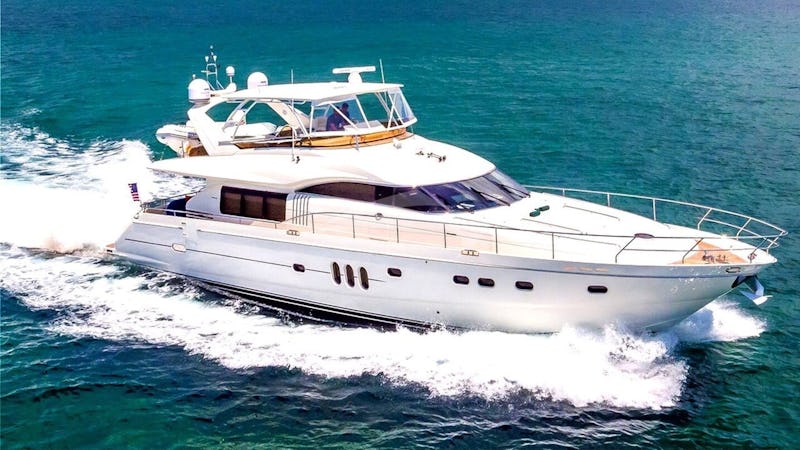 Yacht Charter HOYA SAXA