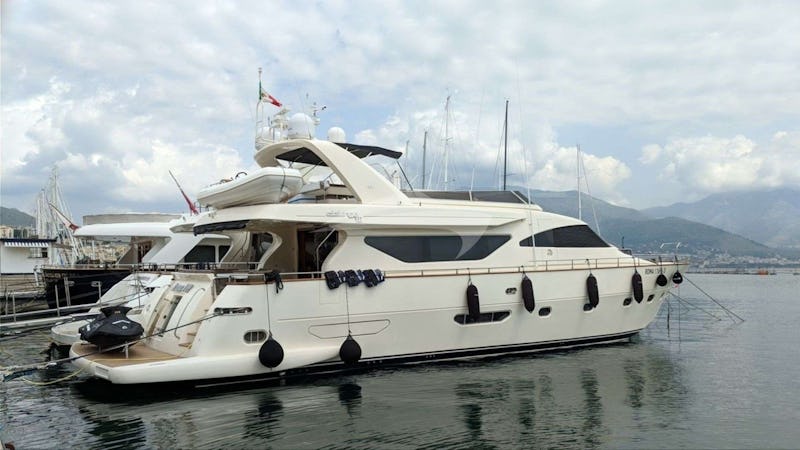Yacht Charter ARMA VII