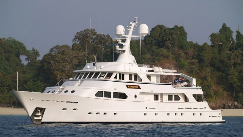 Yacht Charter MAVERICK