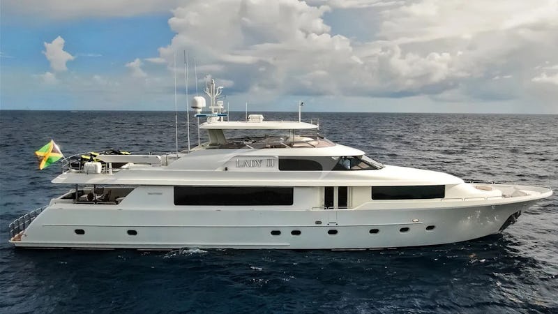 Yacht Charter LADY JJ