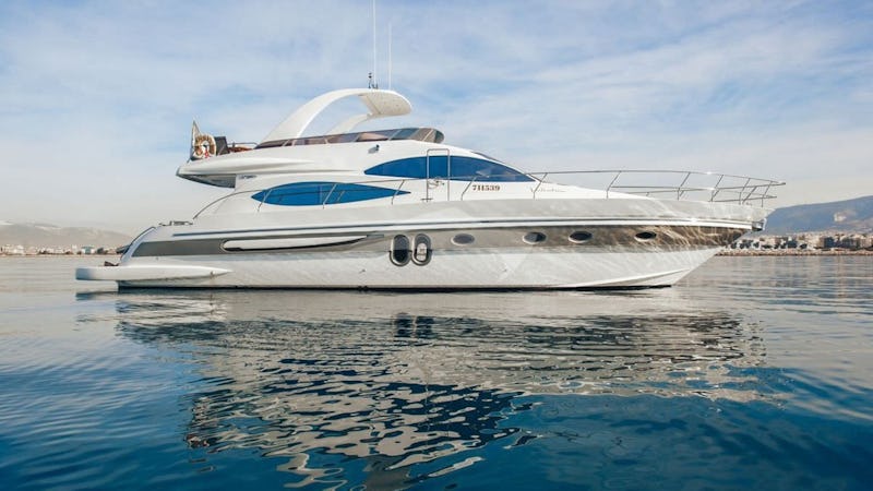 Yacht Charter VALENTINA