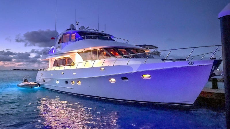 Yacht Charter JUSMAD