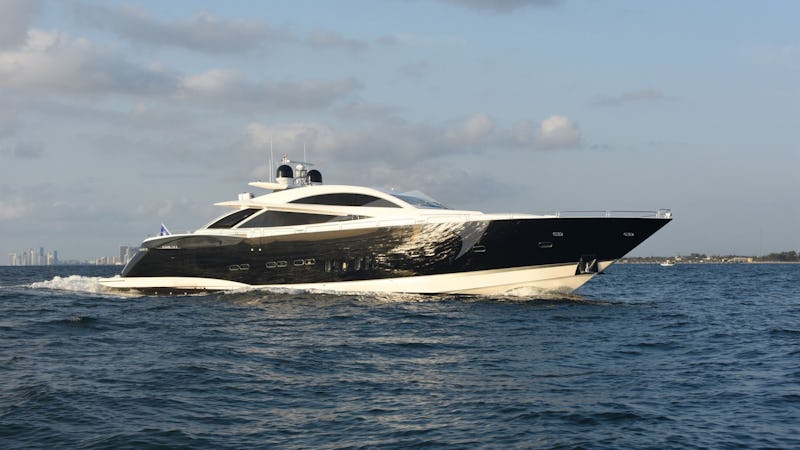 Yacht Charter DOUBLE D