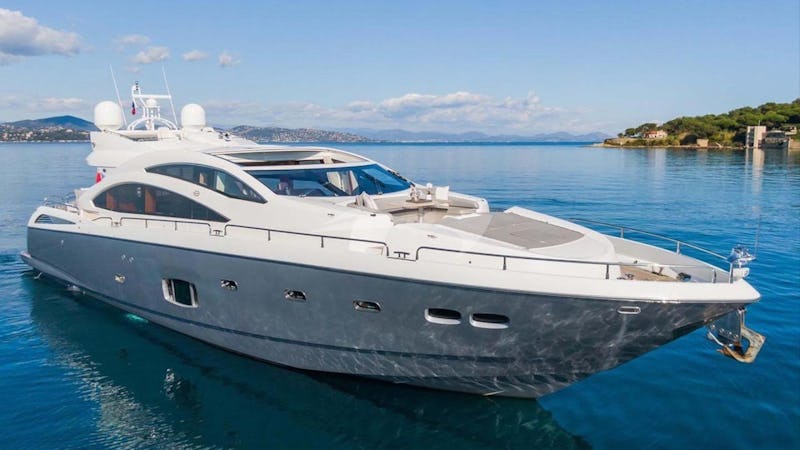 Yacht Charter BASAD