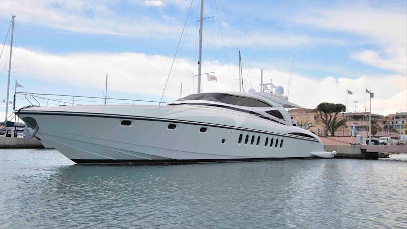 Yacht Charter AMIR III