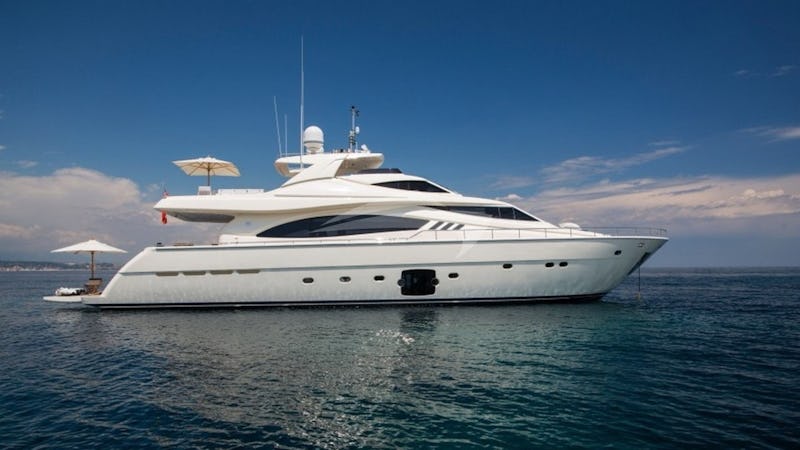 Yacht Charter PORTHOS SANS ABRI