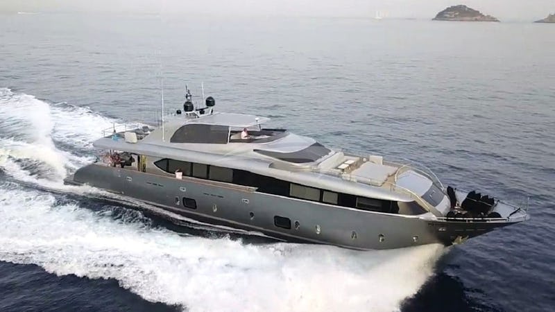 Yacht Charter SANDS