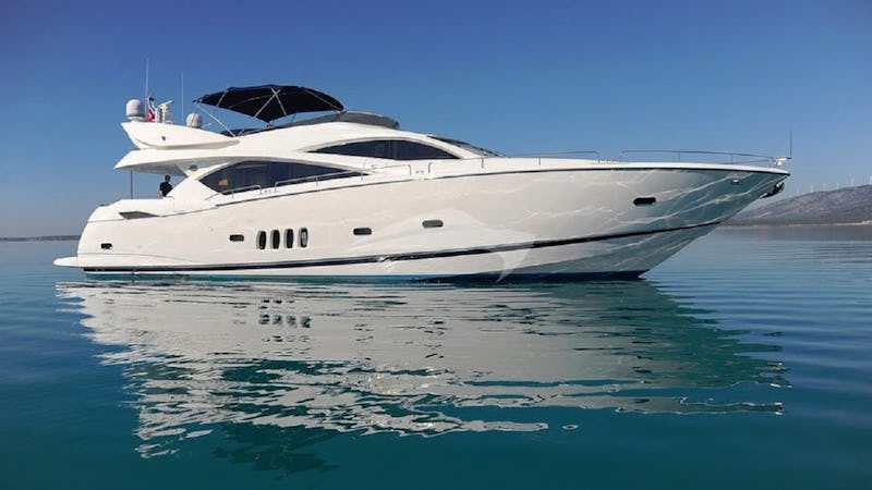 Yacht Charter SERENITY