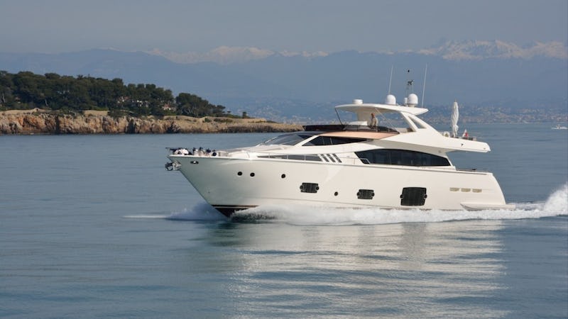 Yacht Charter JPS