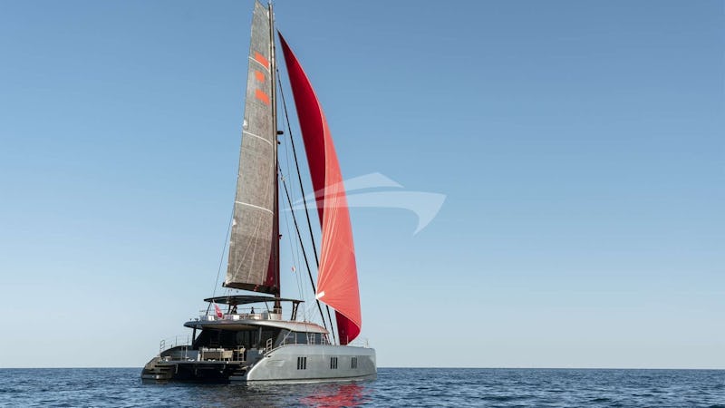 Yacht Charter E SUPERCAT