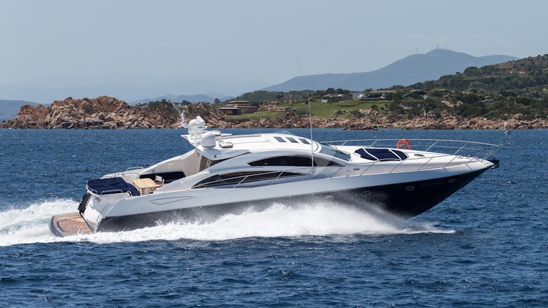 Yacht Charter ASPIRE OF LONDON