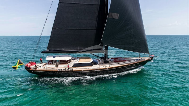 Yacht Charter TENACIOUS