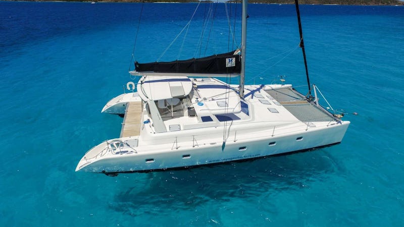 Yacht Charter VOYAGE 500