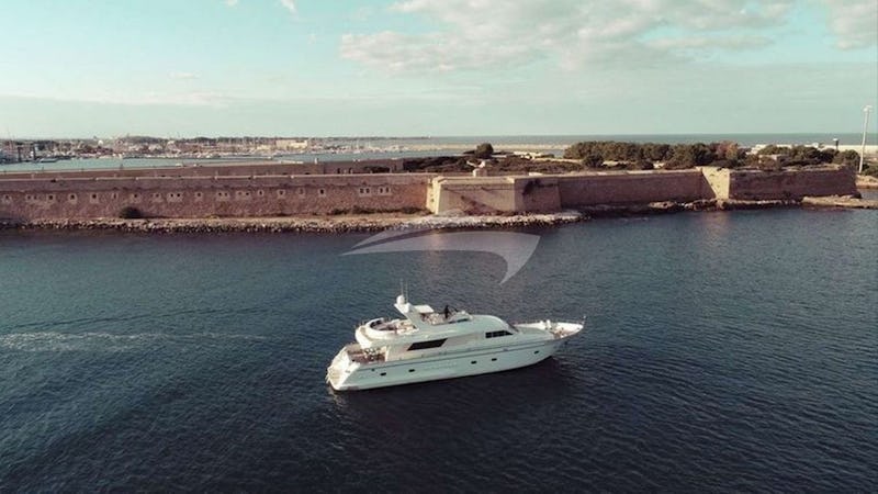 Yacht Charter BEYOND