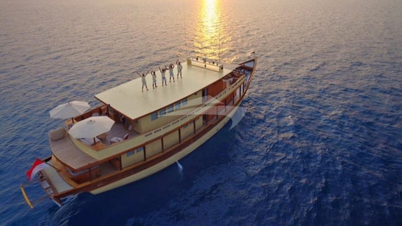 Yacht Charter MISCHIEF