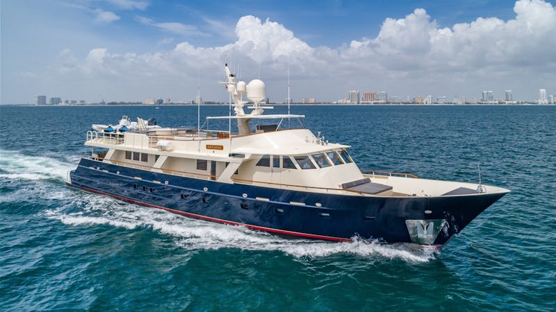Yacht Charter ARIADNE