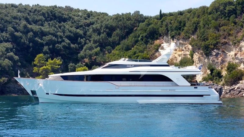Yacht Charter LADY MOH