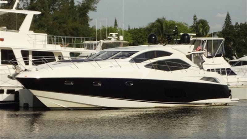 Yacht Charter SUN TOY