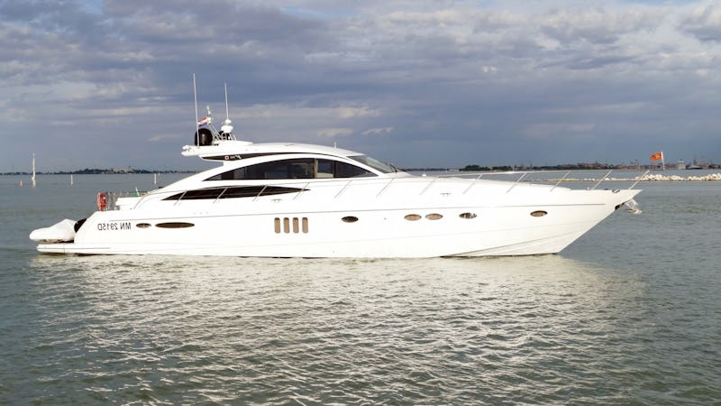 Yacht Charter DIN IV