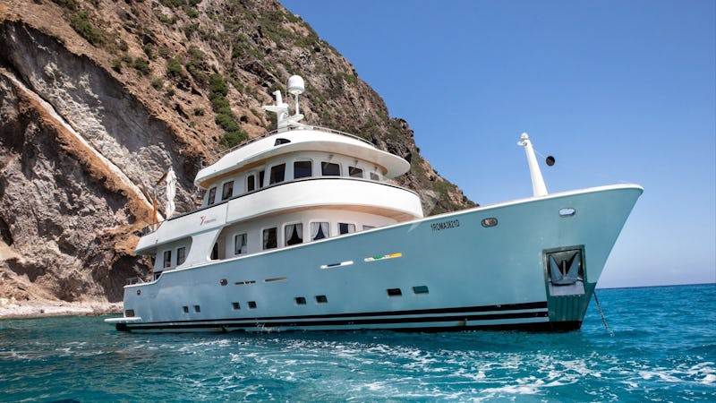 Yacht Charter POPOTINE