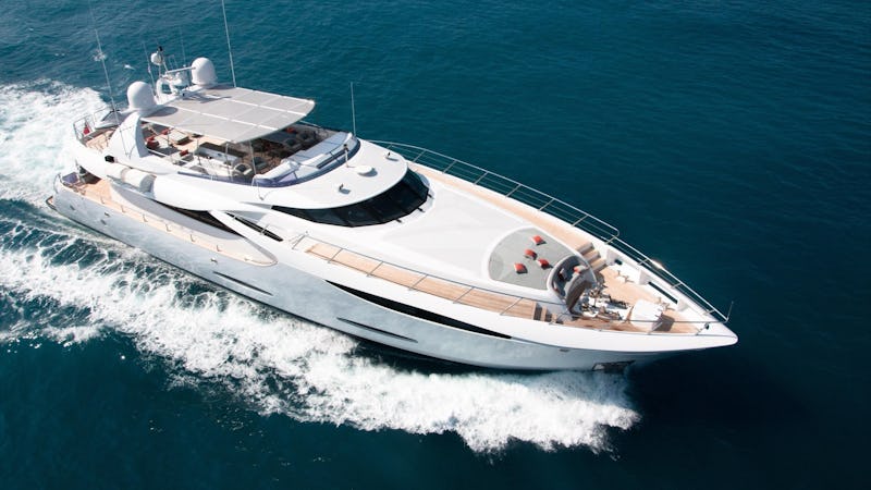 Yacht Charter GEMS