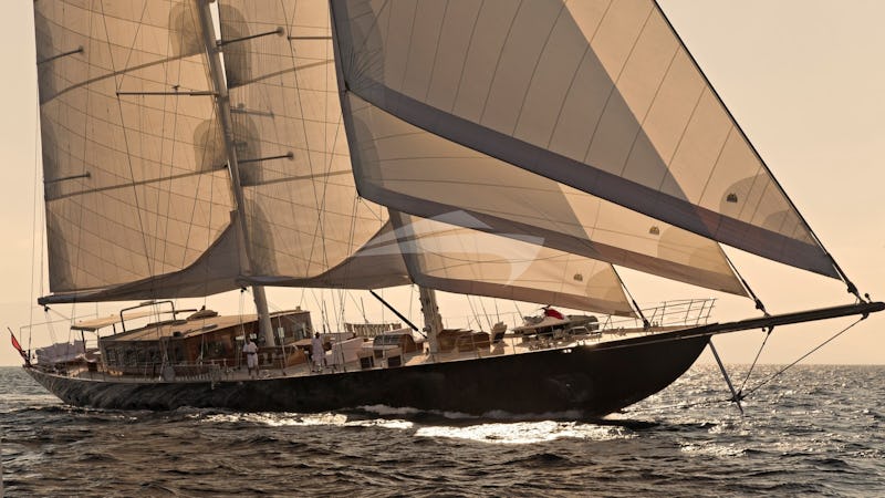 Yacht Charter REGINA