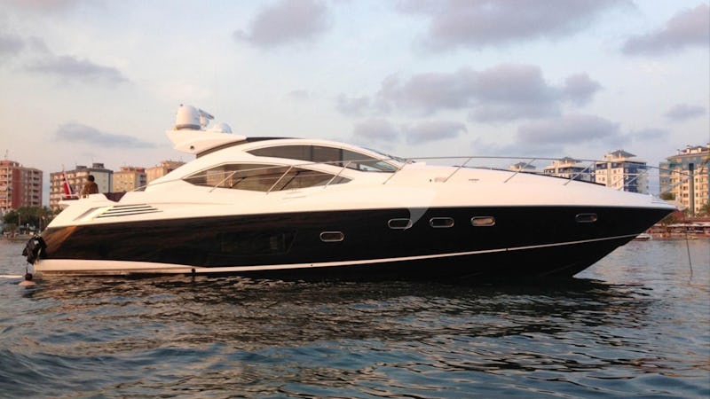 Yacht Charter MAGIC LIFE