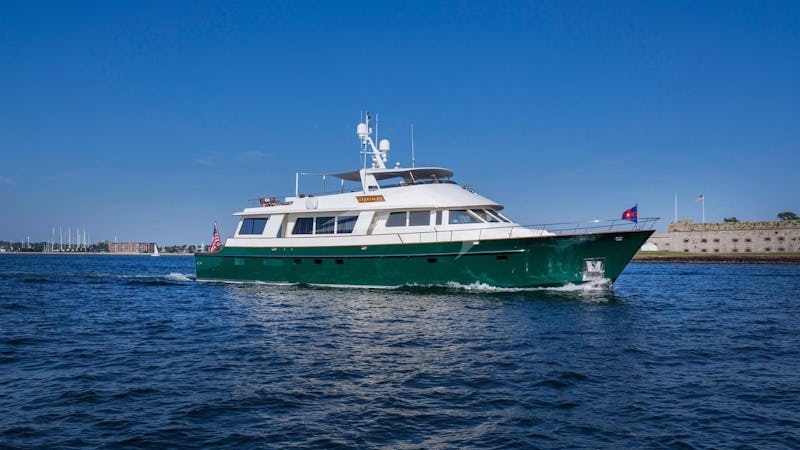 Yacht Charter STARLIGHT