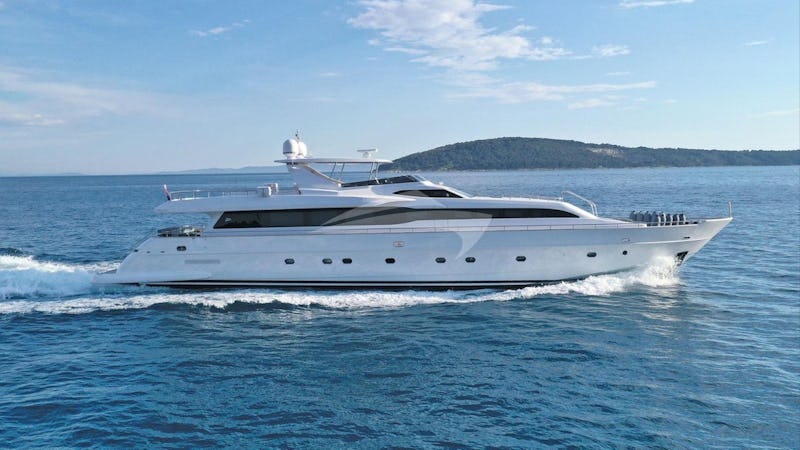 Yacht Charter PRINCESS LONA