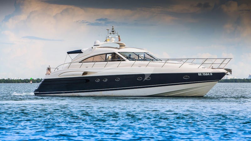 Yacht Charter MARTINIKI II