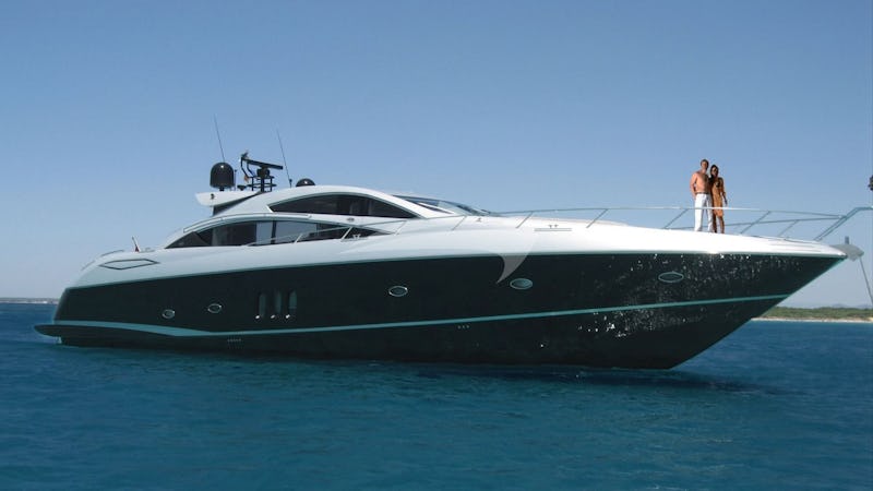 Yacht Charter HOOLIGAN