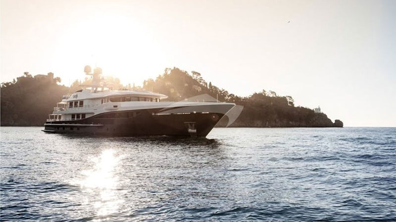 Yacht Charter REVELRY