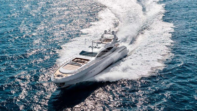 Yacht Charter YOU & G