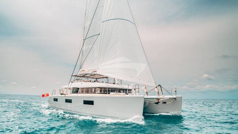 Yacht Charter WINDOO