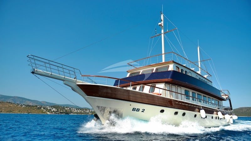 Yacht Charter LOVE BOAT
