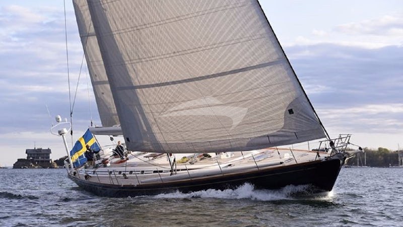 Yacht Charter AQUILA