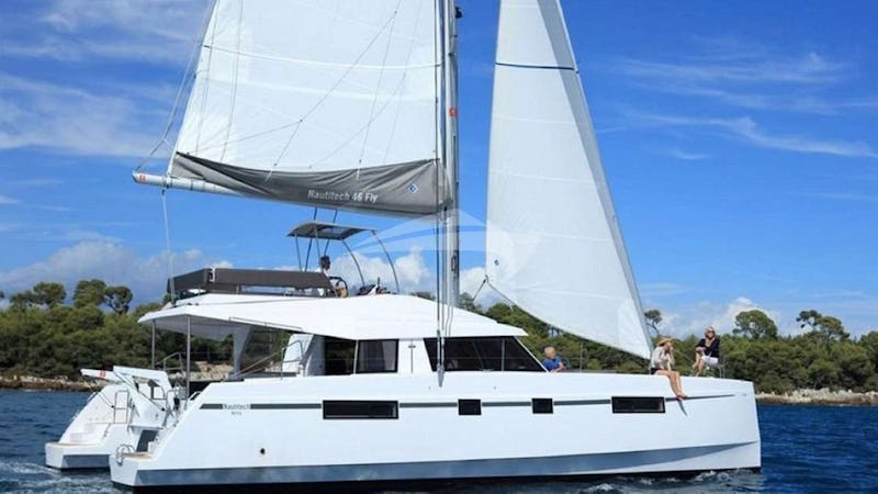 Yacht Charter MARIEL