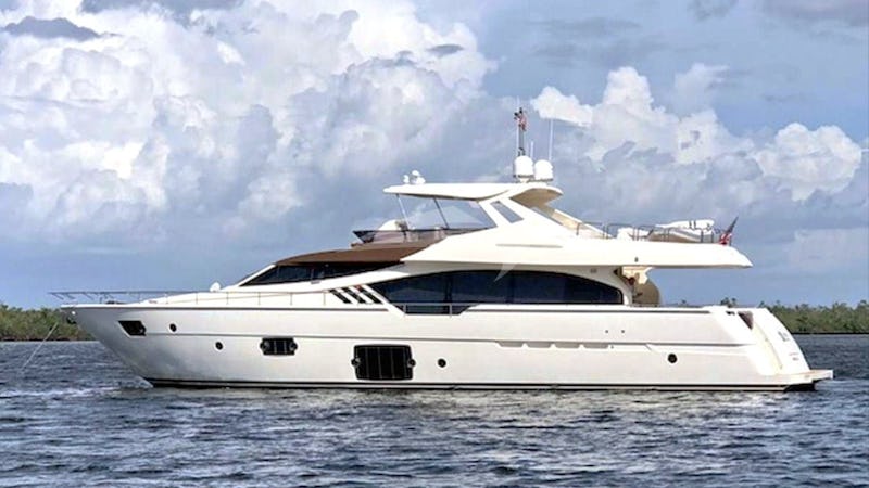 Yacht Charter TOP SHELF