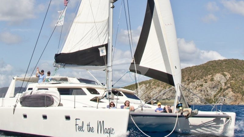 Yacht Charter FEEL THE MAGIC