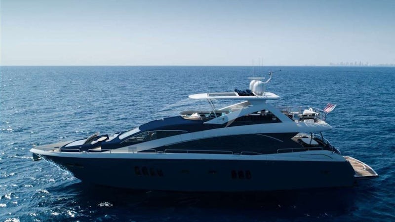 Yacht Charter THE CABANA