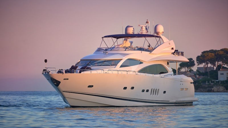 Yacht Charter PEARL OF LONDON