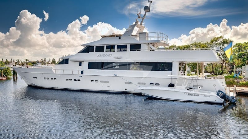 Yacht Charter ANDIAMO